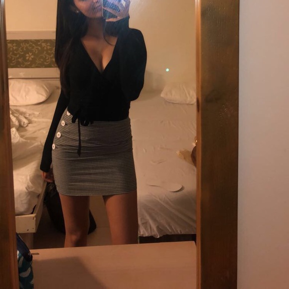 Urban Outfitters Plaid Skirt  SALE - Picture 4 of 4